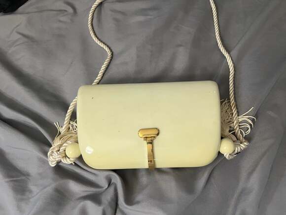 Vintage 1950s Cream Lucite Box Purse with Rope Tassel Strap - Picture 3 of 8